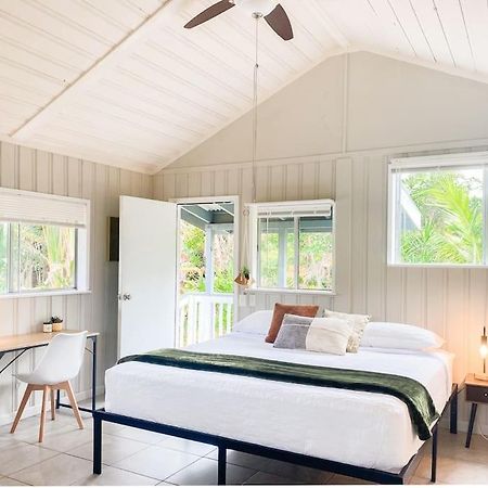 Monstera Bungalow, Spacious, King Bed, Big Kitchen Keaau Bagian luar foto