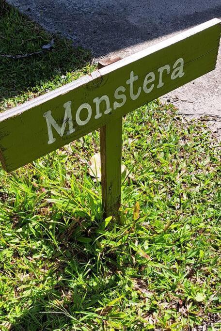 Monstera Bungalow, Spacious, King Bed, Big Kitchen Keaau Bagian luar foto