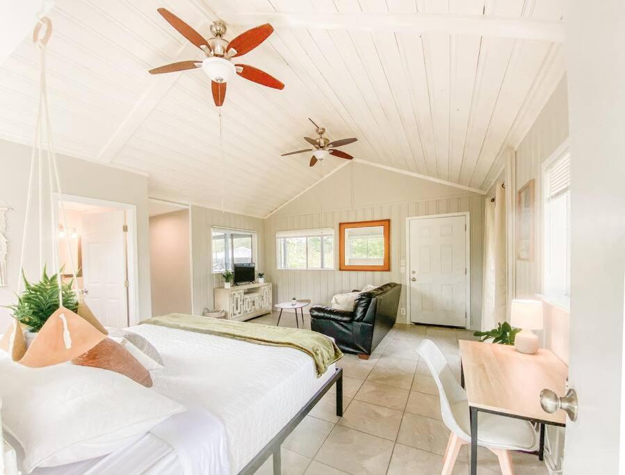 Monstera Bungalow, Spacious, King Bed, Big Kitchen Keaau Bagian luar foto