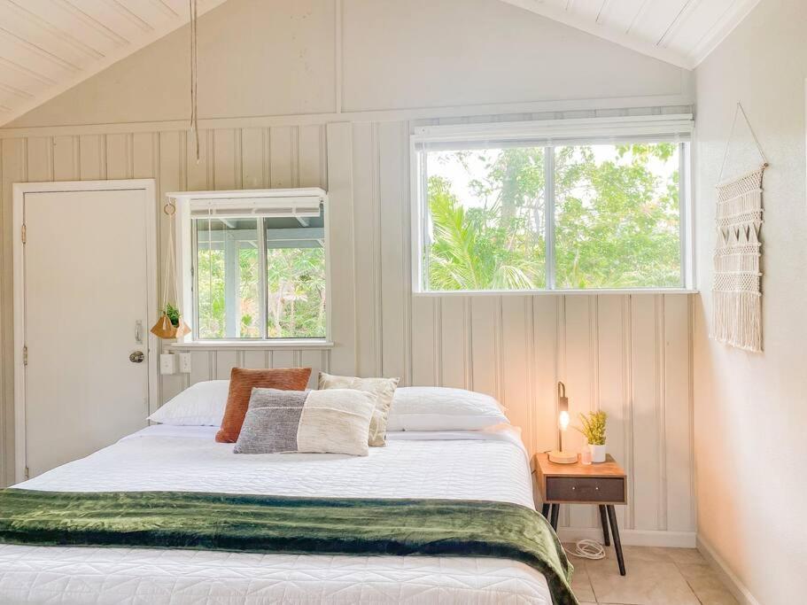 Monstera Bungalow, Spacious, King Bed, Big Kitchen Keaau Bagian luar foto