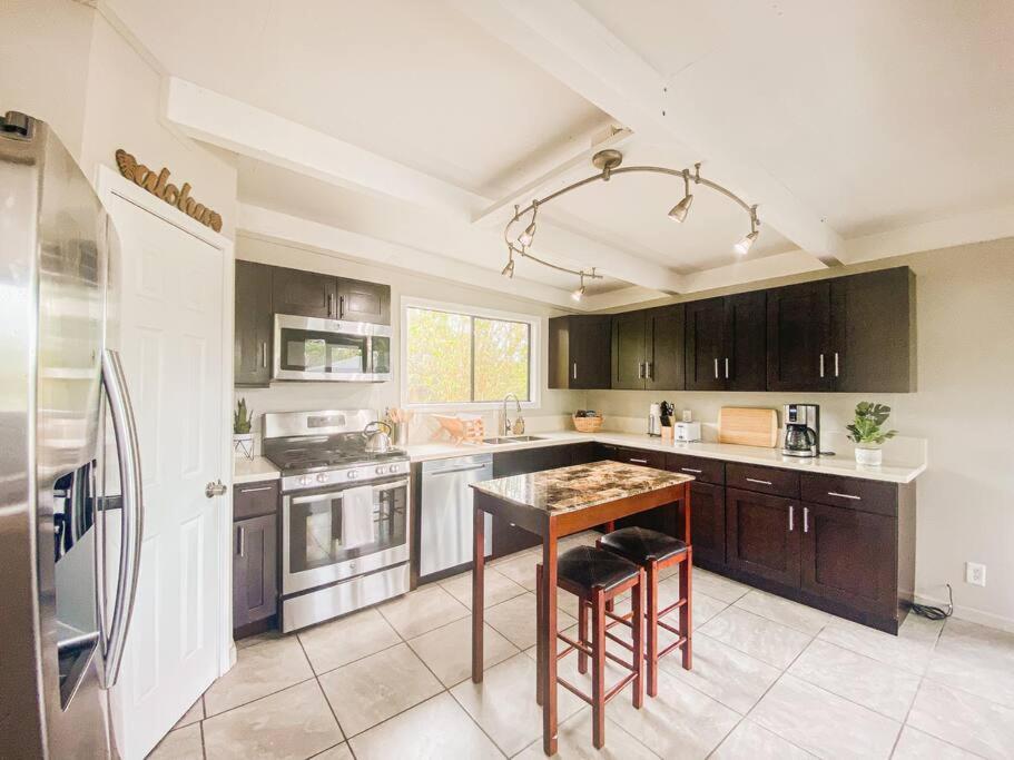 Monstera Bungalow, Spacious, King Bed, Big Kitchen Keaau Bagian luar foto
